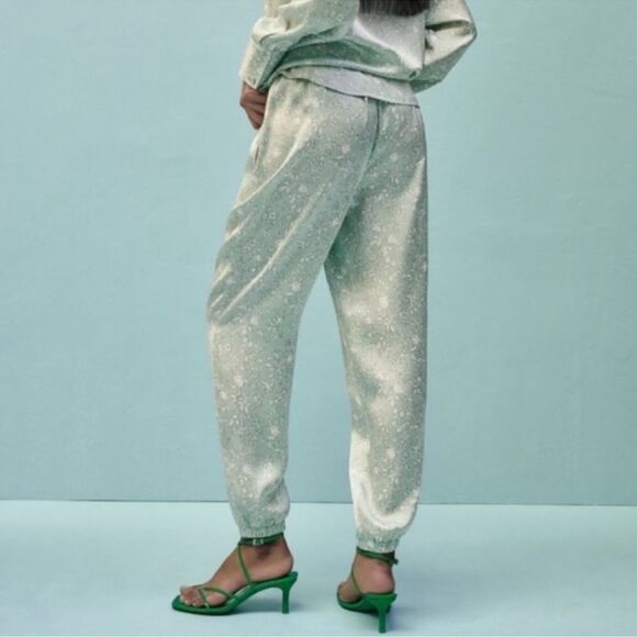 ZARA PRINTED SATIN SHIRT AND JOGGING PANTS 2 PIECE SET - Picture 4 of 5